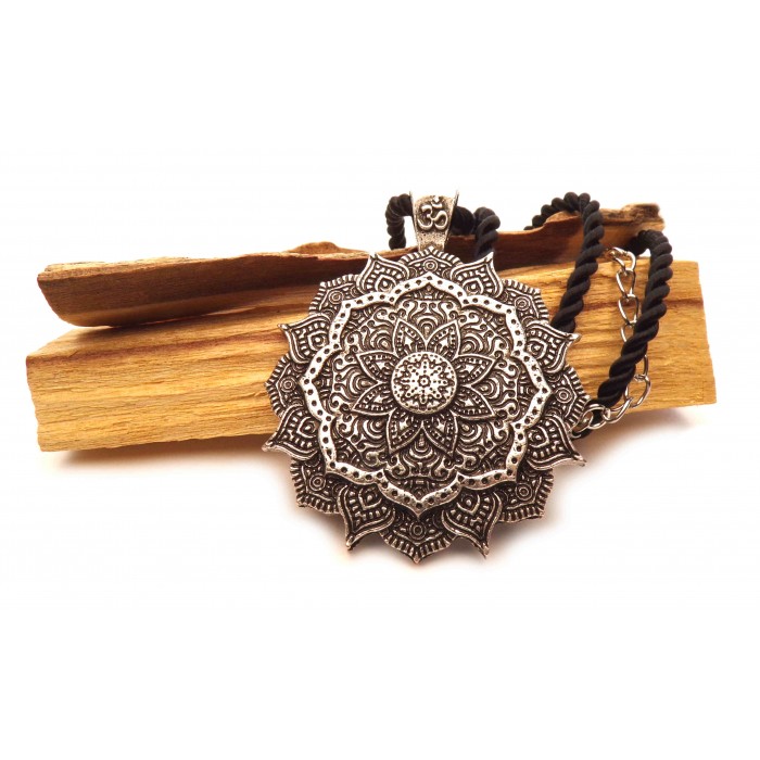 Pendentif Fleur lotus Mandala Om