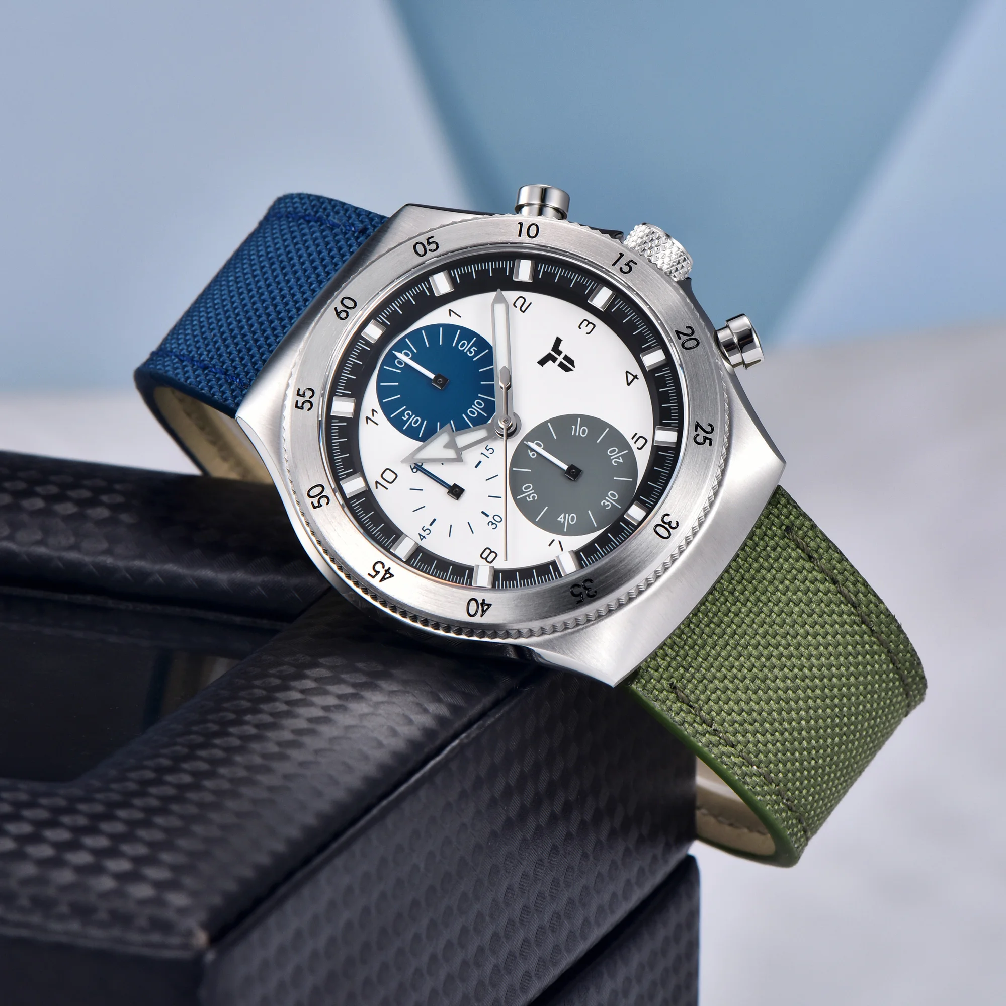 Men's Sport Watch, Dual Time, Sapphire dual color blue and green - Image 4