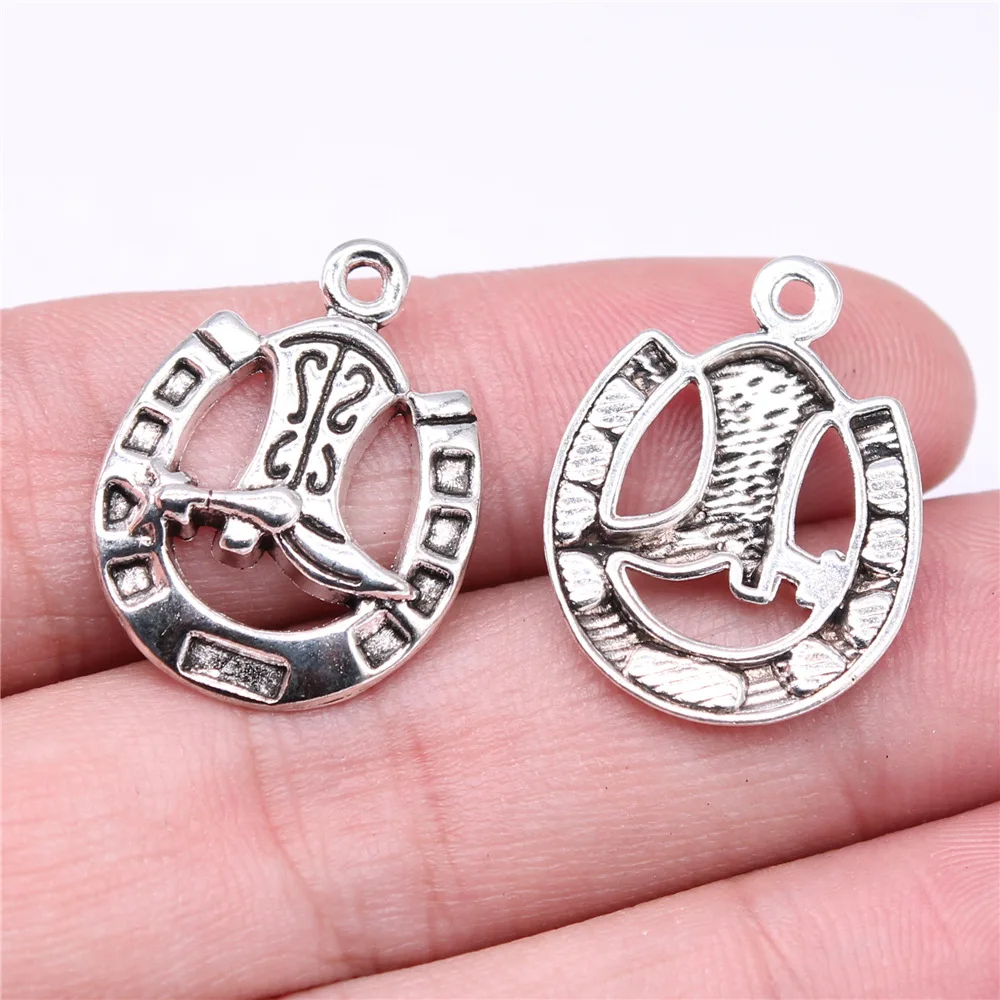 Horseshoes pendant