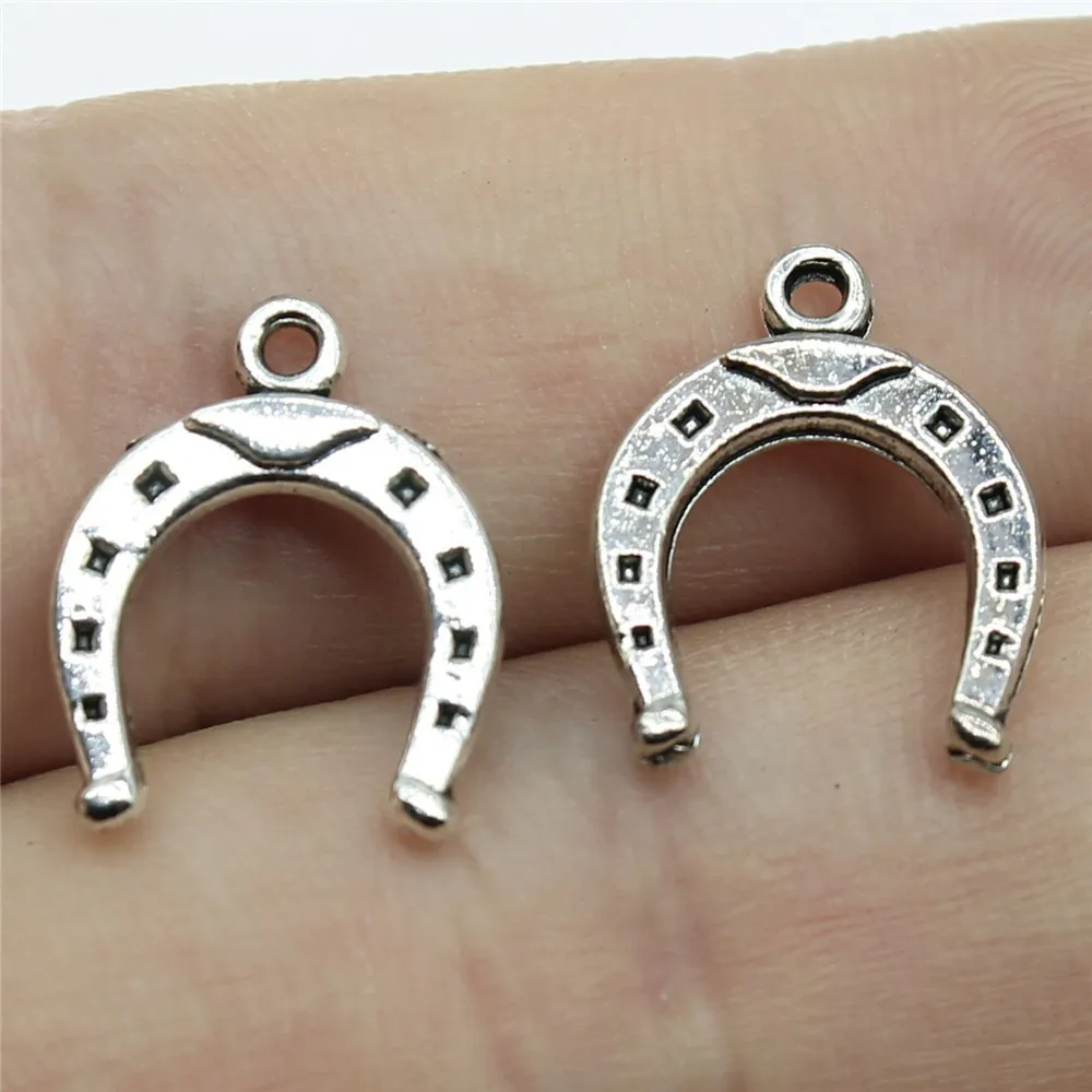 Horseshoes pendant