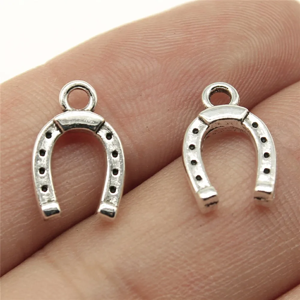 Horseshoes pendant