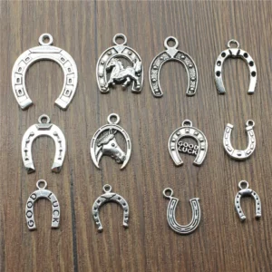 Horseshoes pendant
