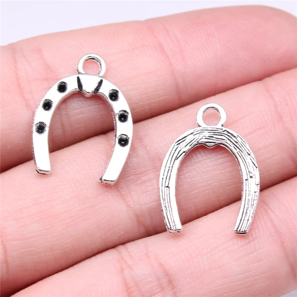 Horseshoes pendant