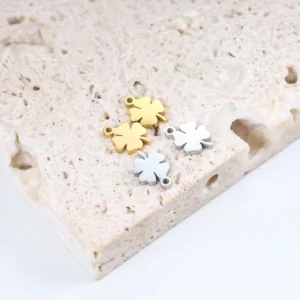 Four‑leaf clover pendant - Image 4
