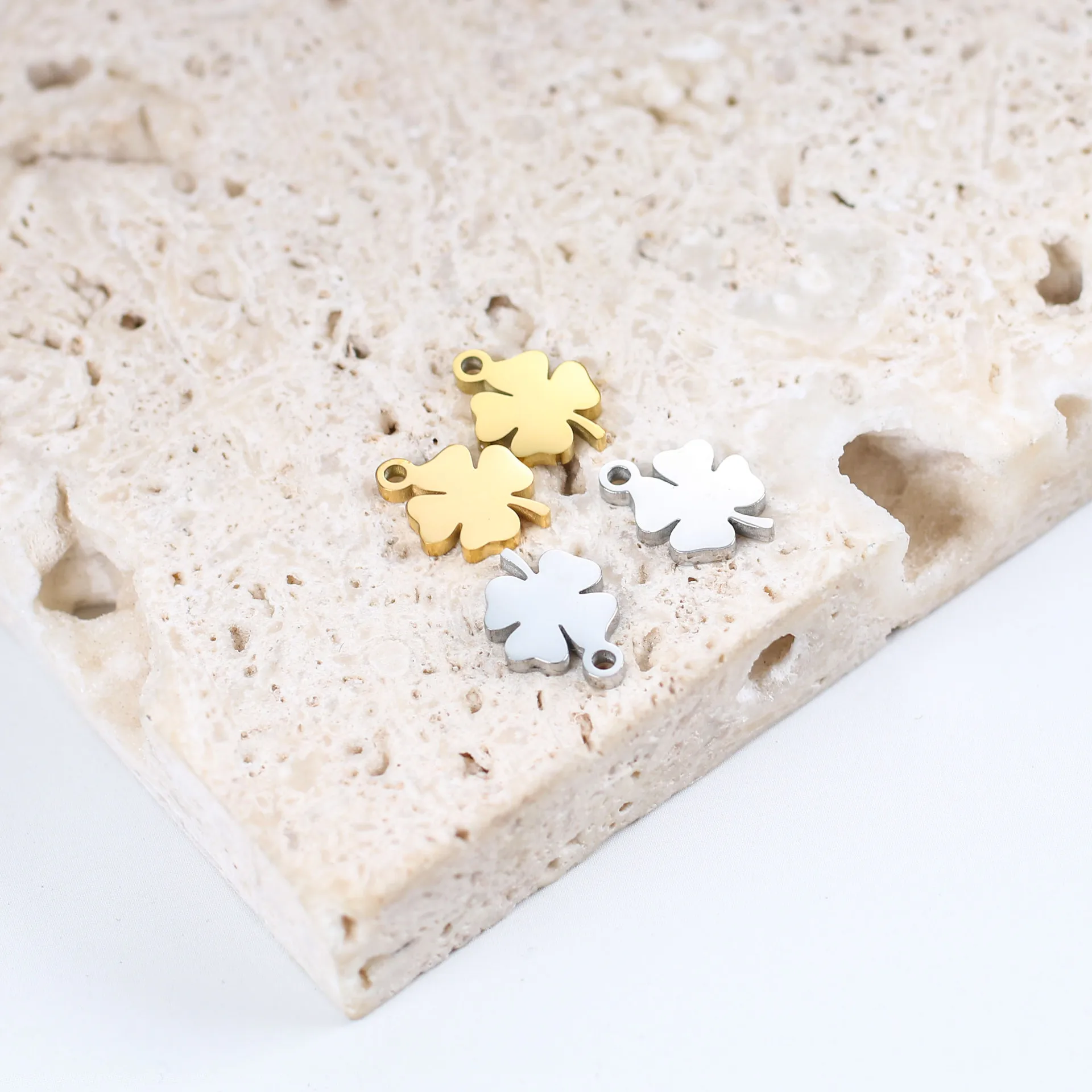 Four‑leaf clover pendant - Image 4