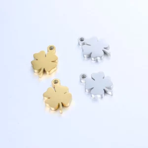 Four‑leaf clover pendant