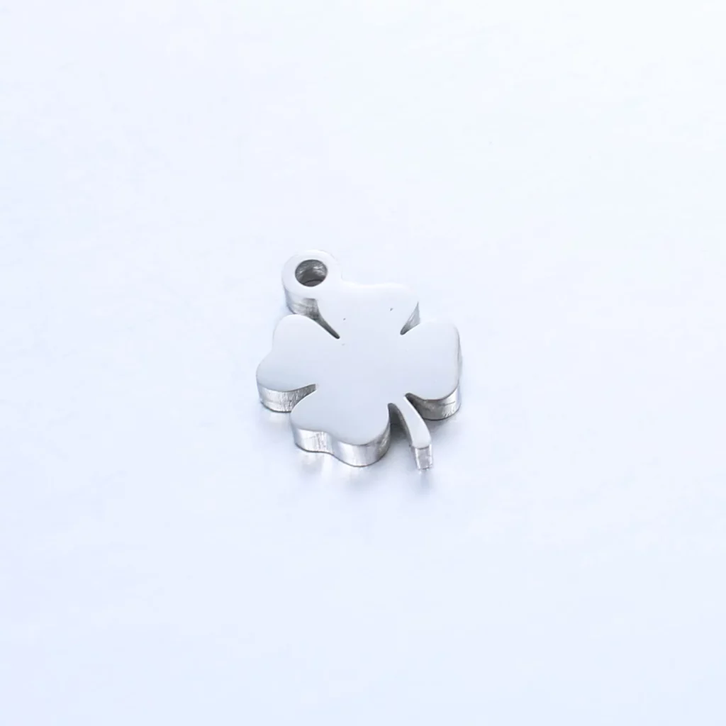 Four‑leaf clover pendant