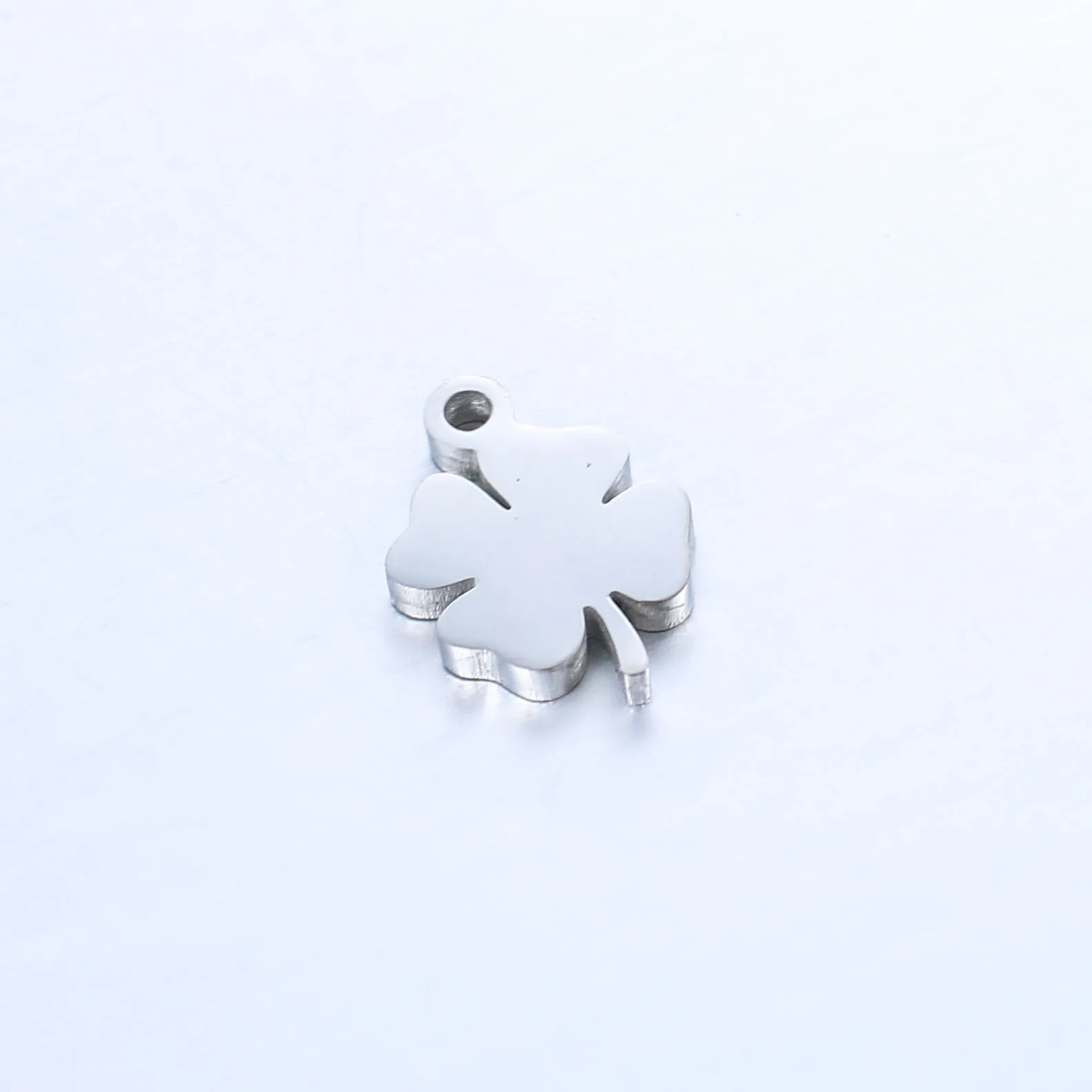 Four‑leaf clover pendant - Image 8