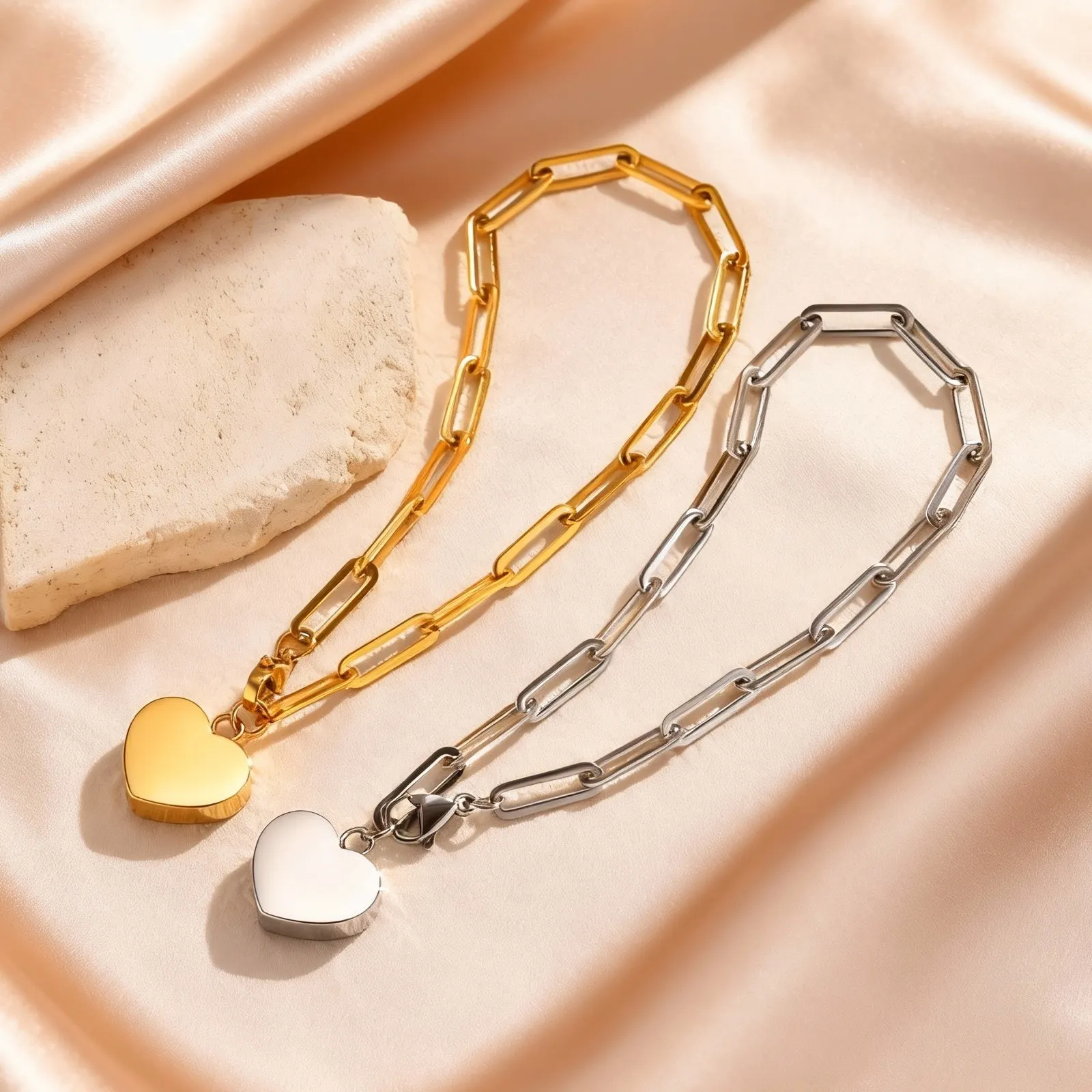 Heart-shaped Urn Bracelet for Cremation Ashes, Stainless Steel - Image 3
